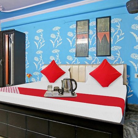 Flagship Hotel Decent Stay Near Pvr Vikaspuri Delhi Neu-Delhi Exterior foto