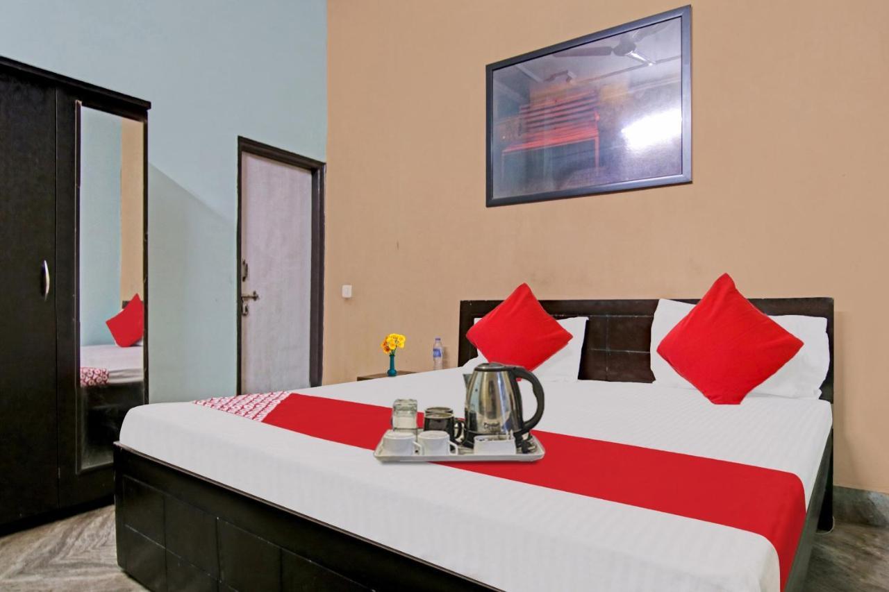Flagship Hotel Decent Stay Near Pvr Vikaspuri Delhi Neu-Delhi Exterior foto